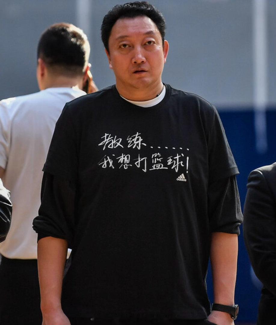 辽宁男篮下赛季再添一名“球二代”，2008年出生的于善元在昨晚的热身赛中迎来成年