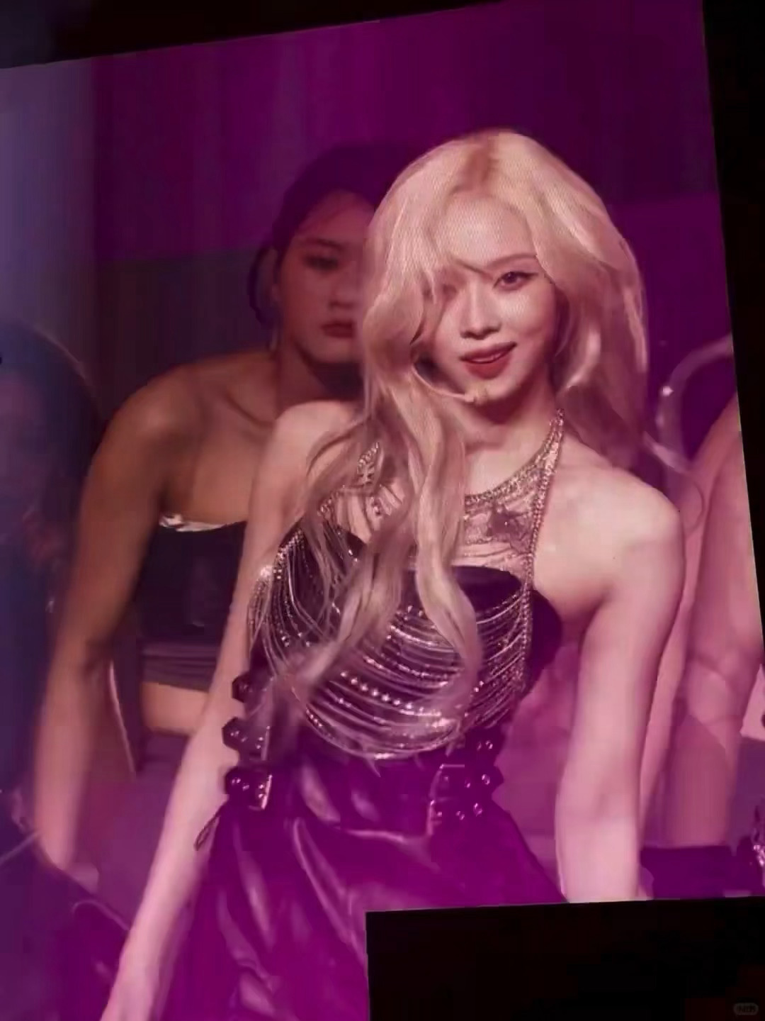 aespa大阪巨蛋演唱会金玟庭橘发 【金玟庭】一些特别爽的白金发大屏 