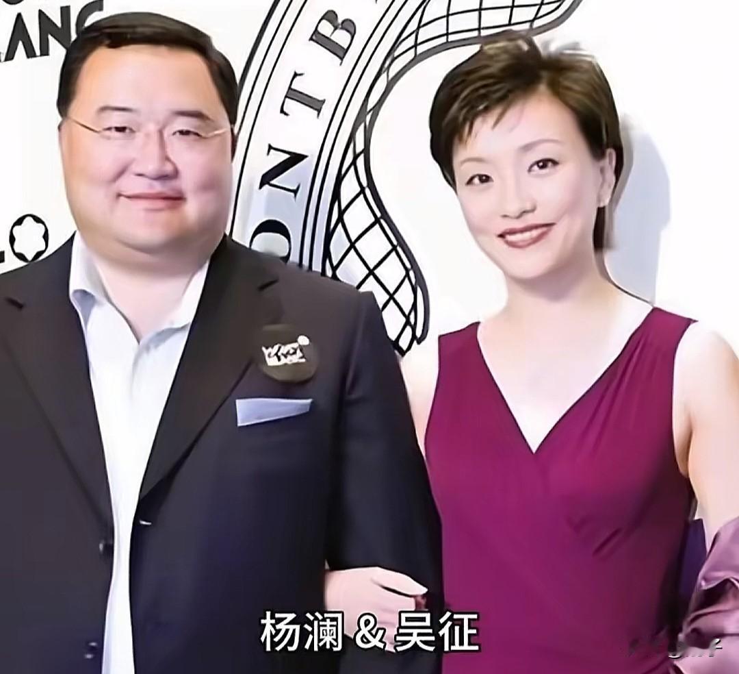 央视主持人的另一半，最低调的模范夫妻
 
屏幕上，他们是家喻户晓、谈吐不凡的央视
