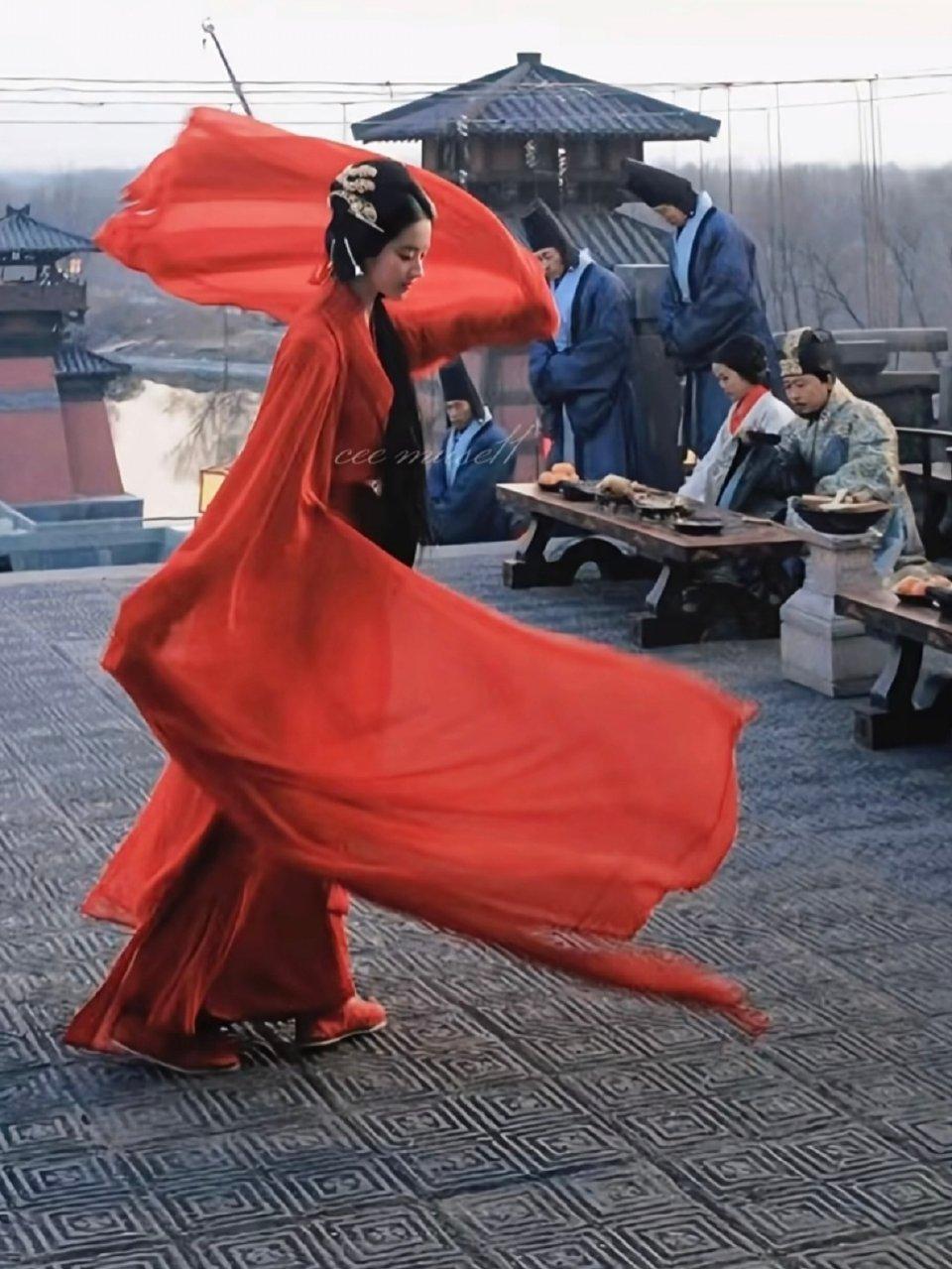 刘亦菲没见过的新图，分享下请用一句话来评价刘亦菲 明星 刘亦菲