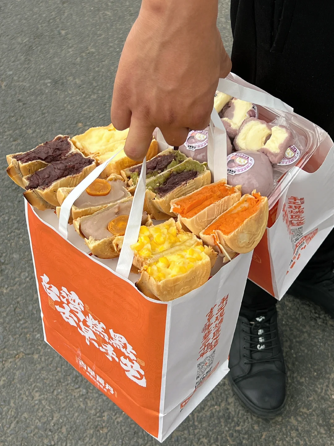 在正弘城！！路过一定要多拿几个！！！🥺