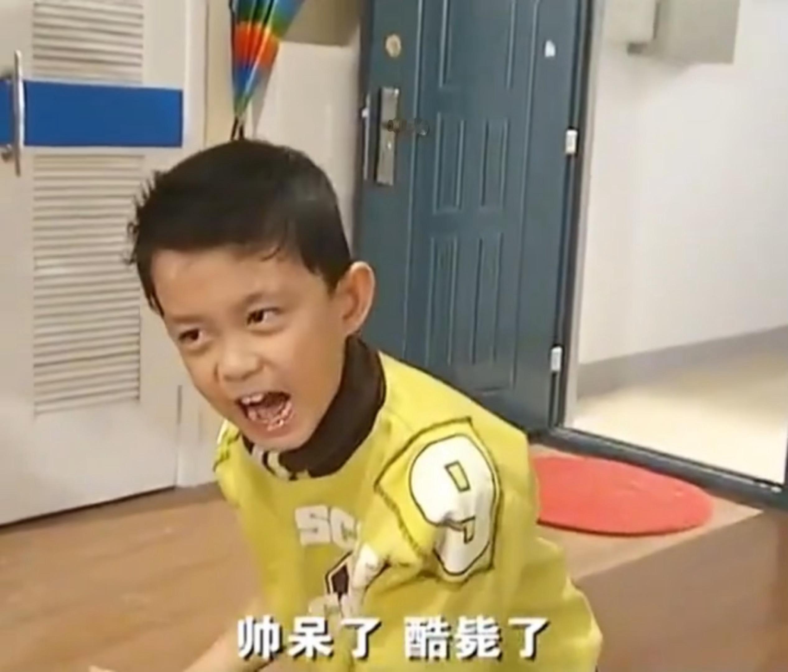 猛男穿运动服帅呆了 酷毙了
