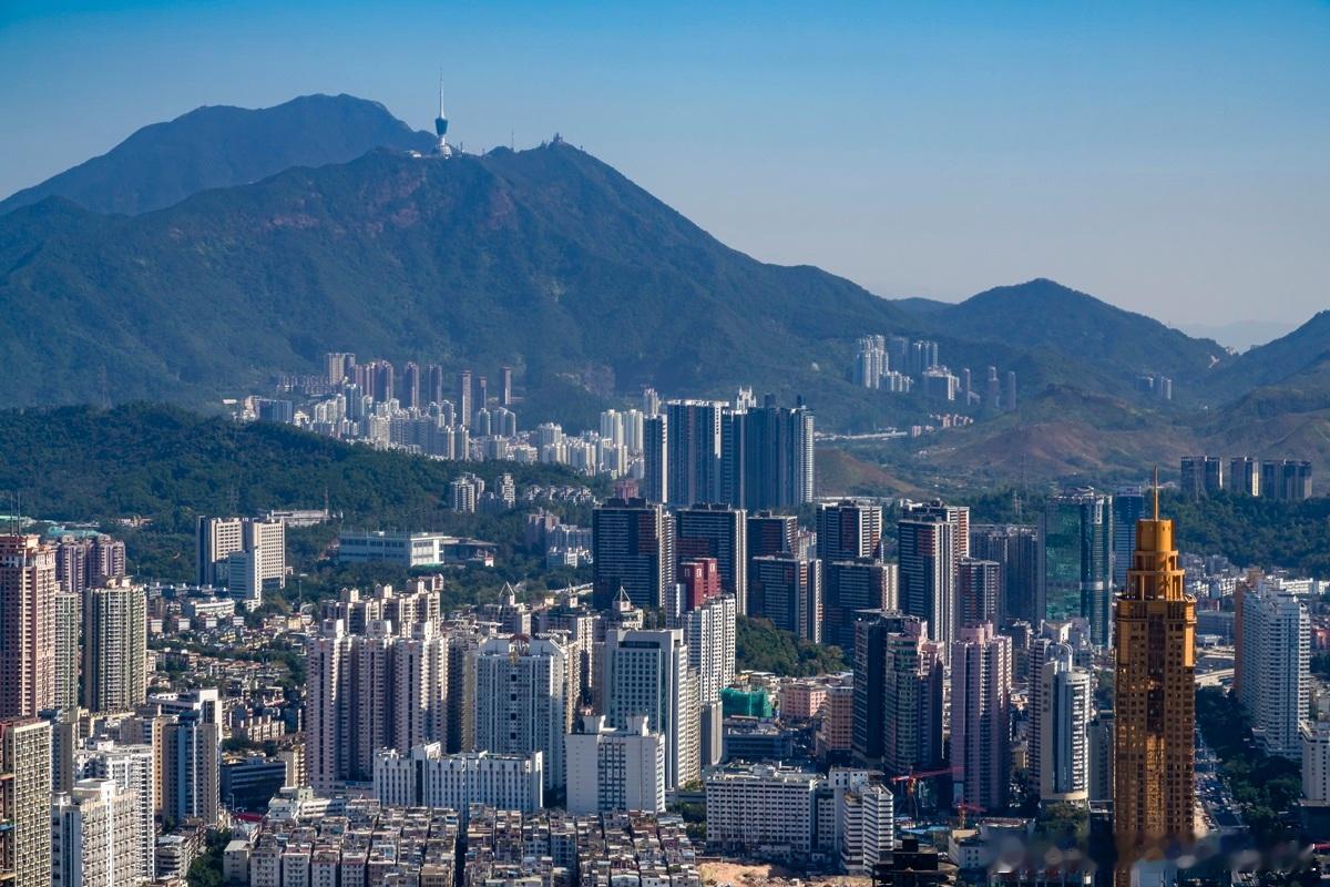 问：如果有合伙人不是以现金方式出资，如何估值？答：合伙人共同商议决定，最终给出一