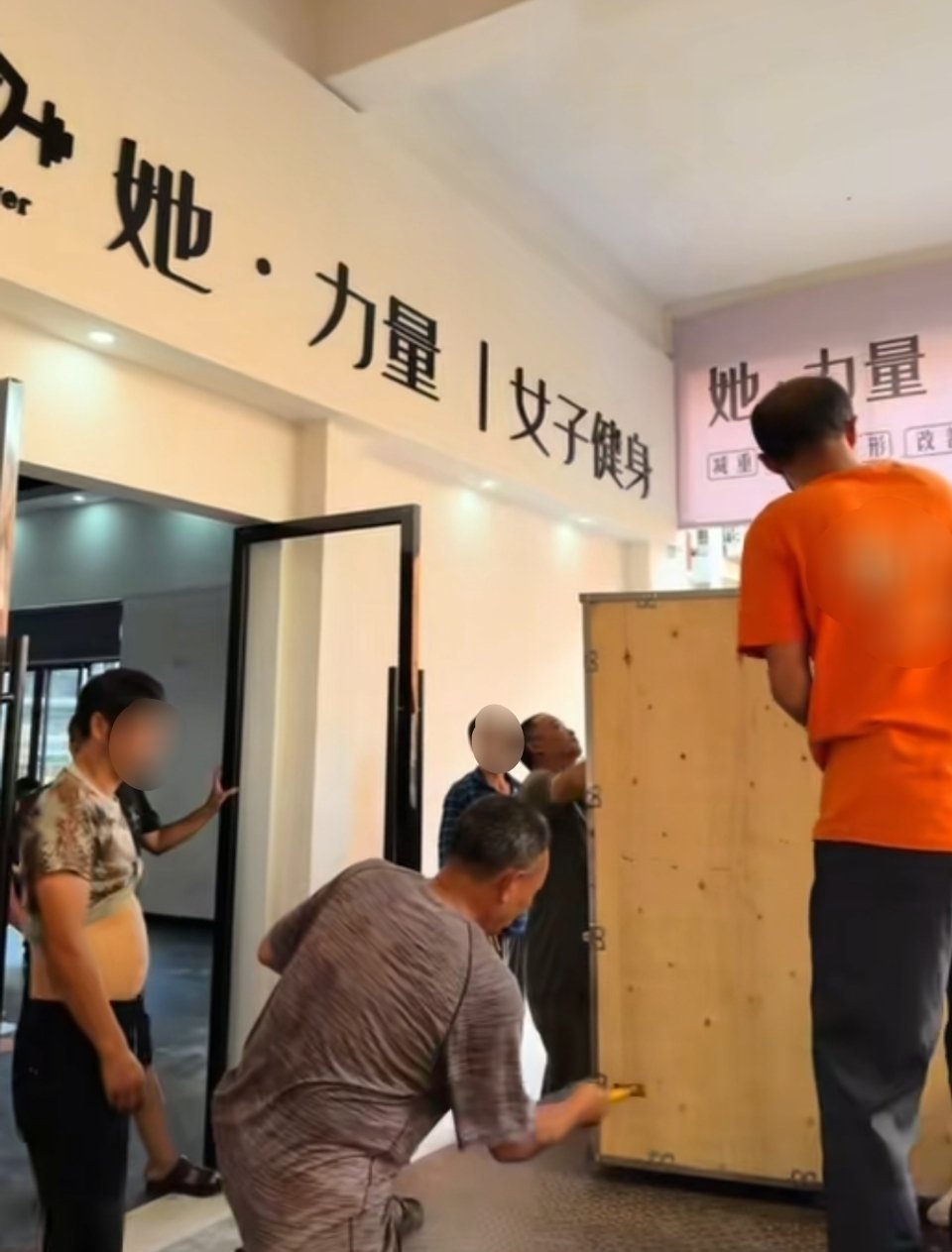 这张照片能入选普利策摄影奖。 ​​​