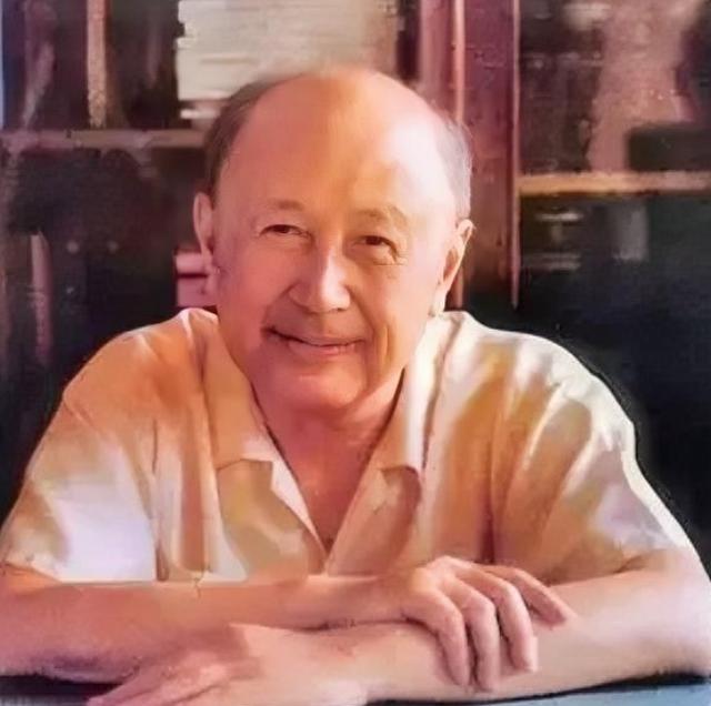 钱学森有多厉害？当年电子陀螺仪的研究团队苦思冥想一年多，始终没捋出头绪，找钱老求