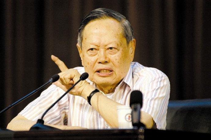 为什么杨振宁不喜欢三体?

杨振宁原话：“近代的一些小说呢，我更看不下去，前些时