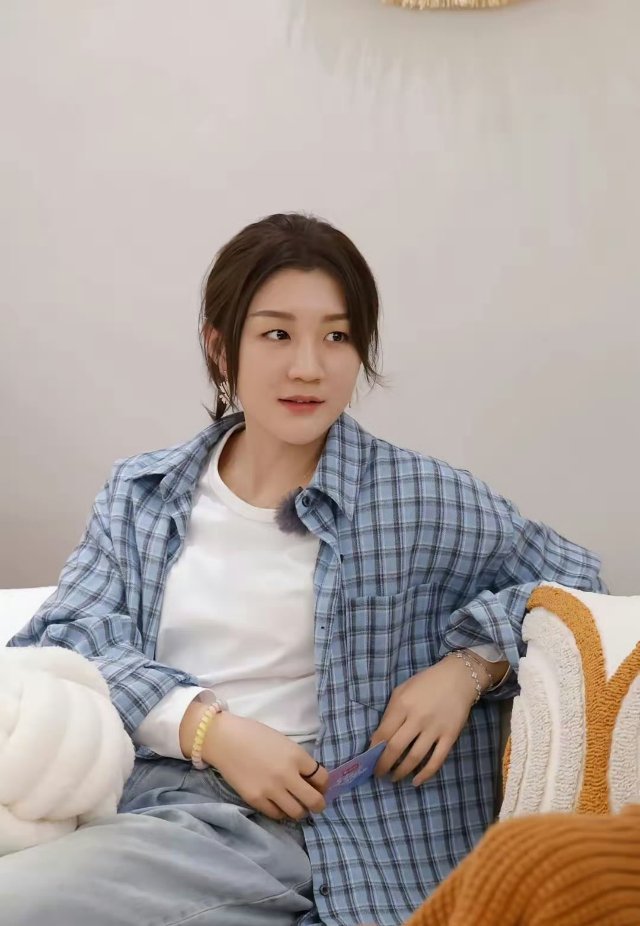 陈梦发长文陈梦否认已领证结婚！大方坦露自己择偶标准：那肯定要长得帅啦 ​​​