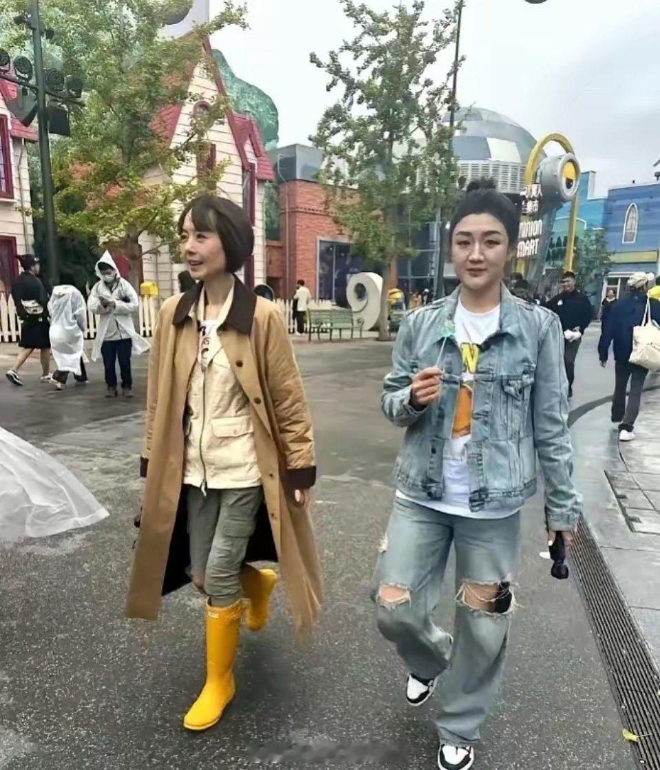 看到陈梦这张照片，还是有点绷不住笑了，这不会是自己化的妆吧