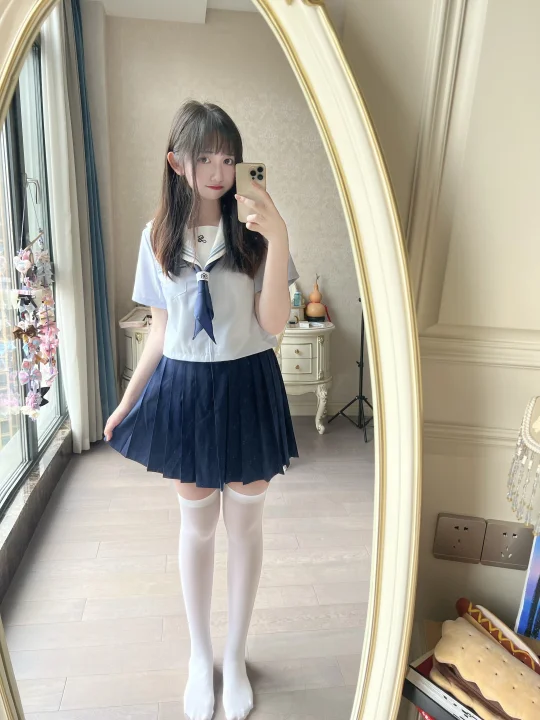jk日常丨水手服拍照好甜！！
