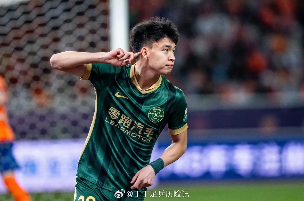 王钰栋中国足坛最耀眼的新星之一🇨🇳✨王钰栋在中超联赛迎来了梦幻般的开局。新赛