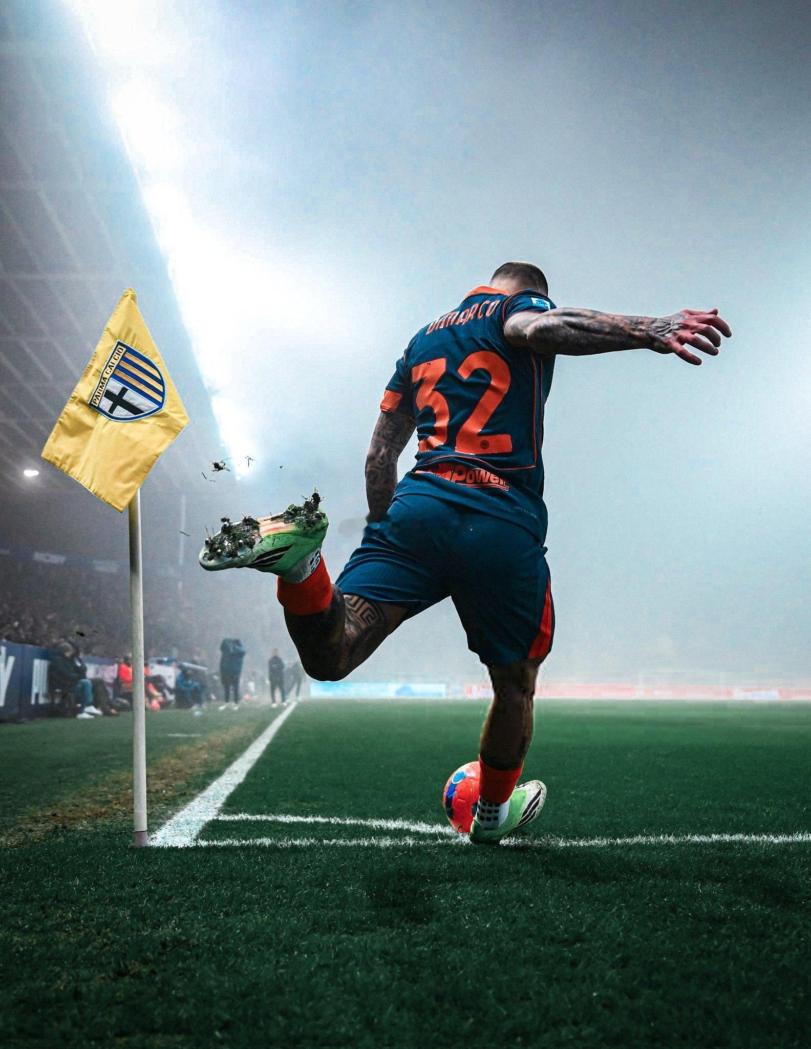 国际米兰帕尔马vs国际米兰 国米不少球员看来是收着踢的，踢得很随意，看跑动距离就