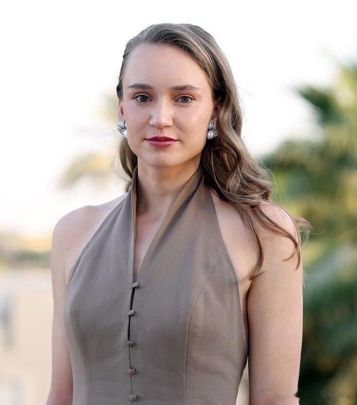 莱巴金娜首进总决赛四强 由于阿尼西莫娃2比1战胜凯斯，凯斯收获两连败，且最后一轮