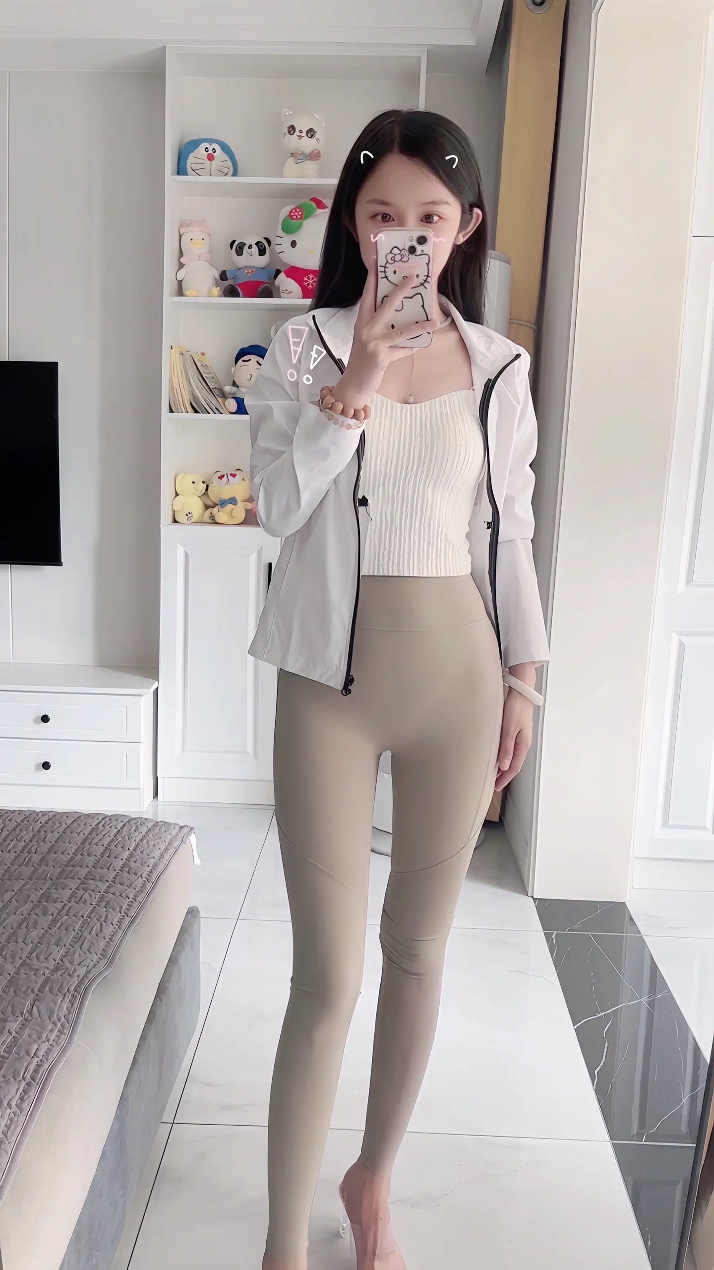 对镜拍瑜伽裤完美身材清纯简单干净