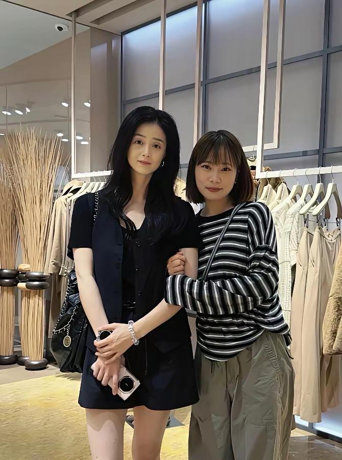 瘦了反而显老，还是胖点儿好看[赞]