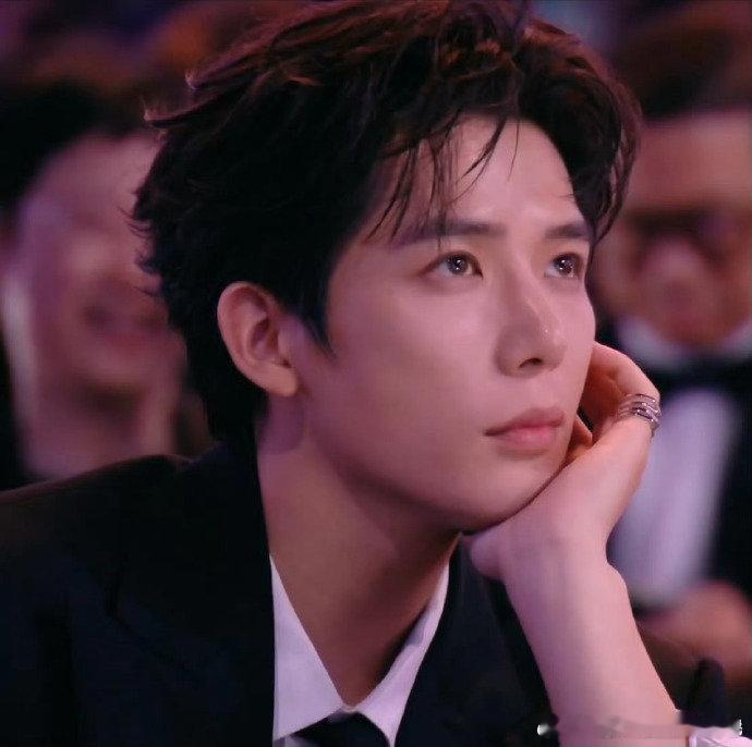 王安宇年度新力量演员年度新力量演员王安宇王安宇的演艺之路稳步前行，从电视剧到电影