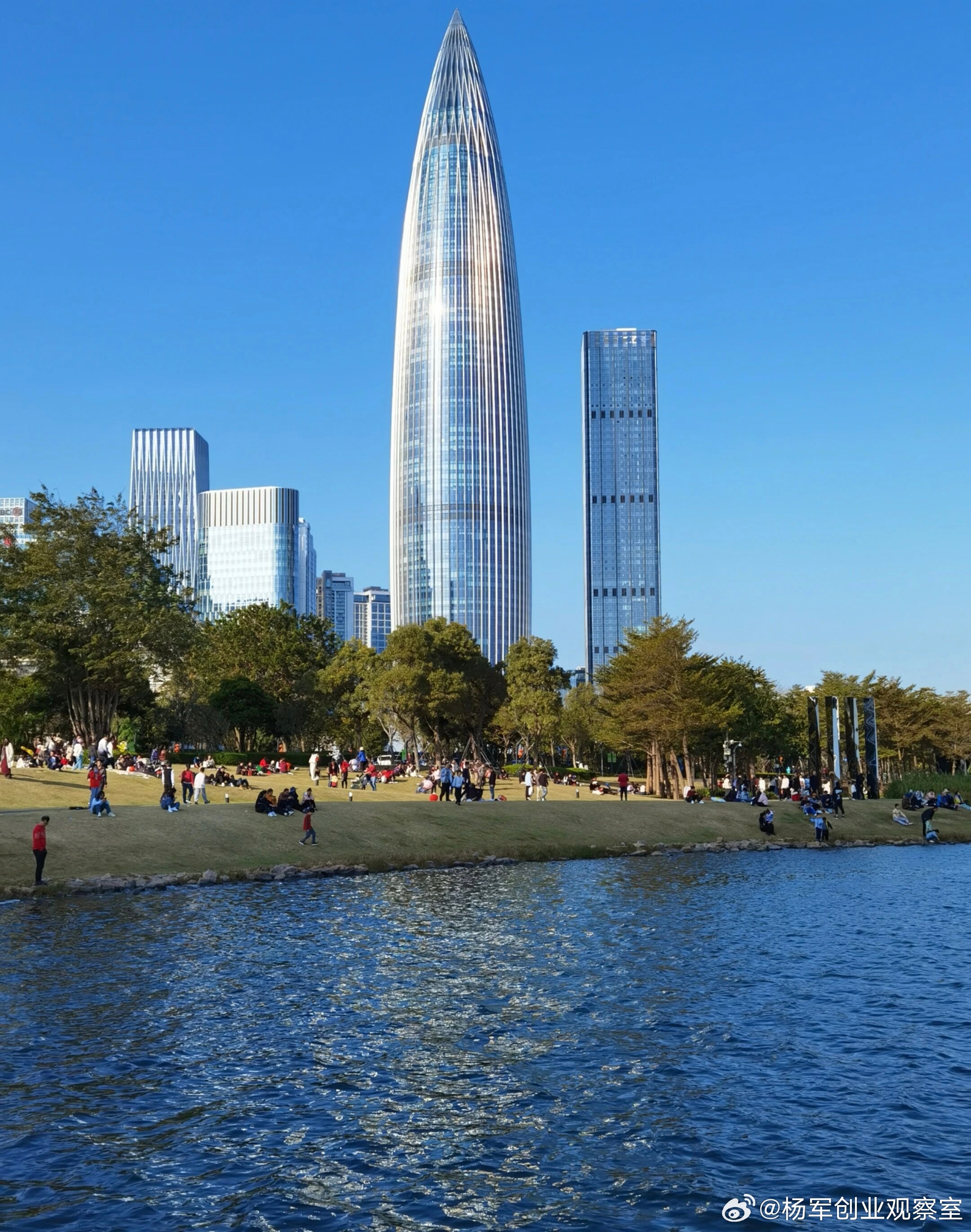 很多合伙人容易陷入一个误区：我出了钱，我就是老板，我就该有话语权。但这恰恰是合伙