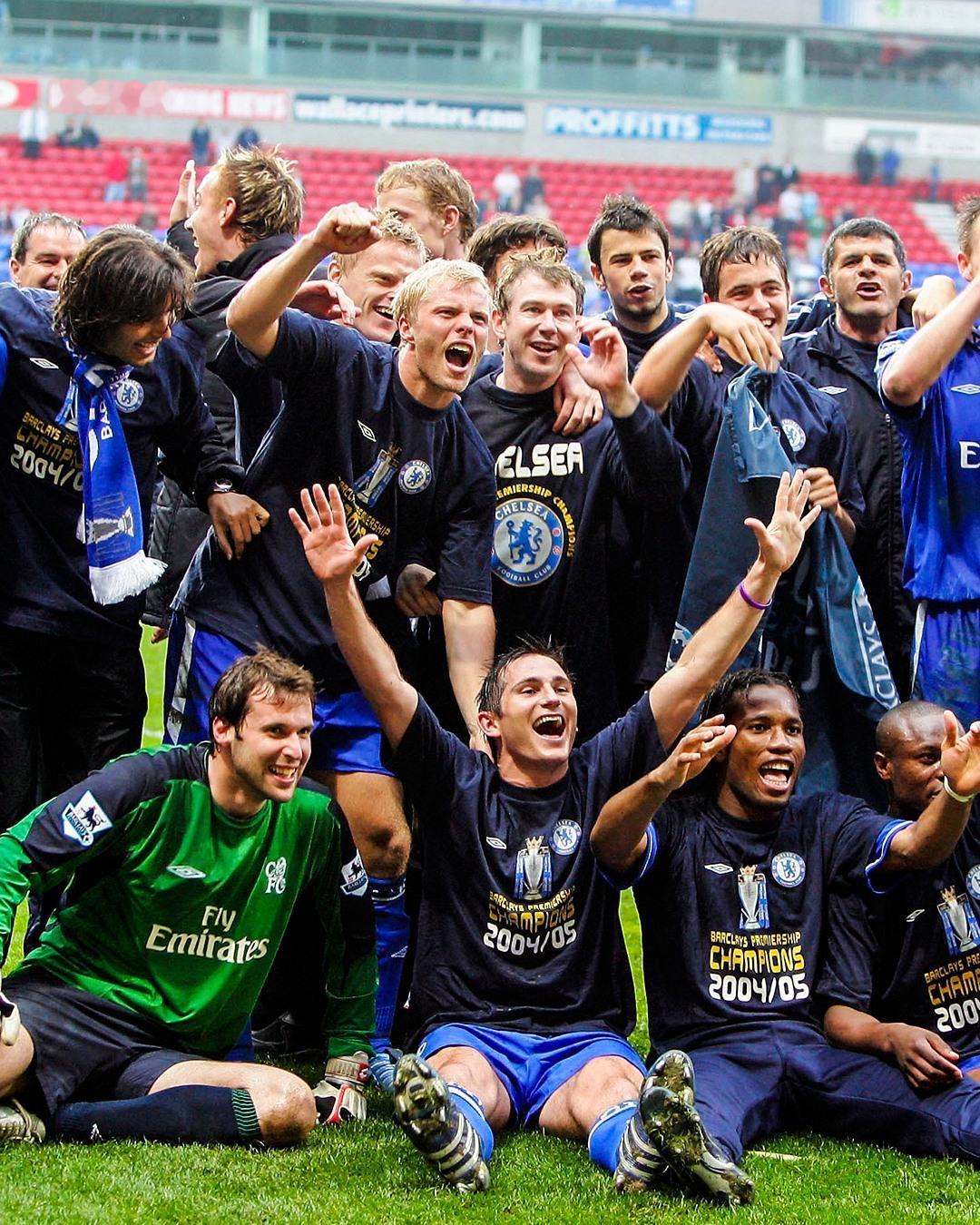 21年前切尔西首次赢得英超冠军Chelsea won the Premier L