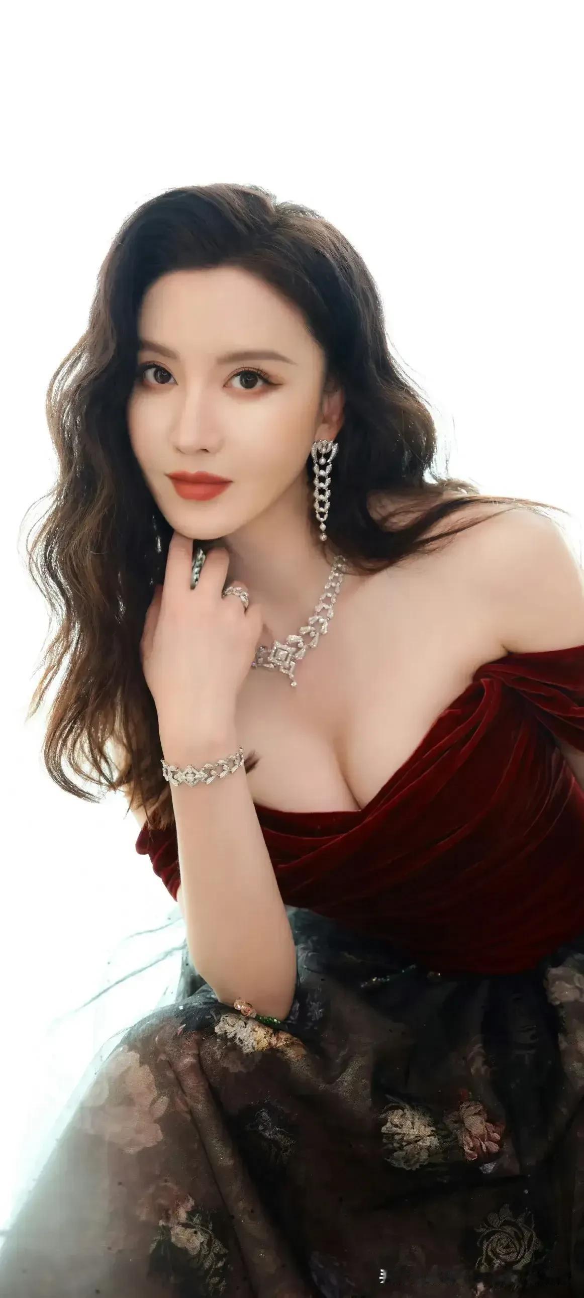 张萌张钧甯美女气质好