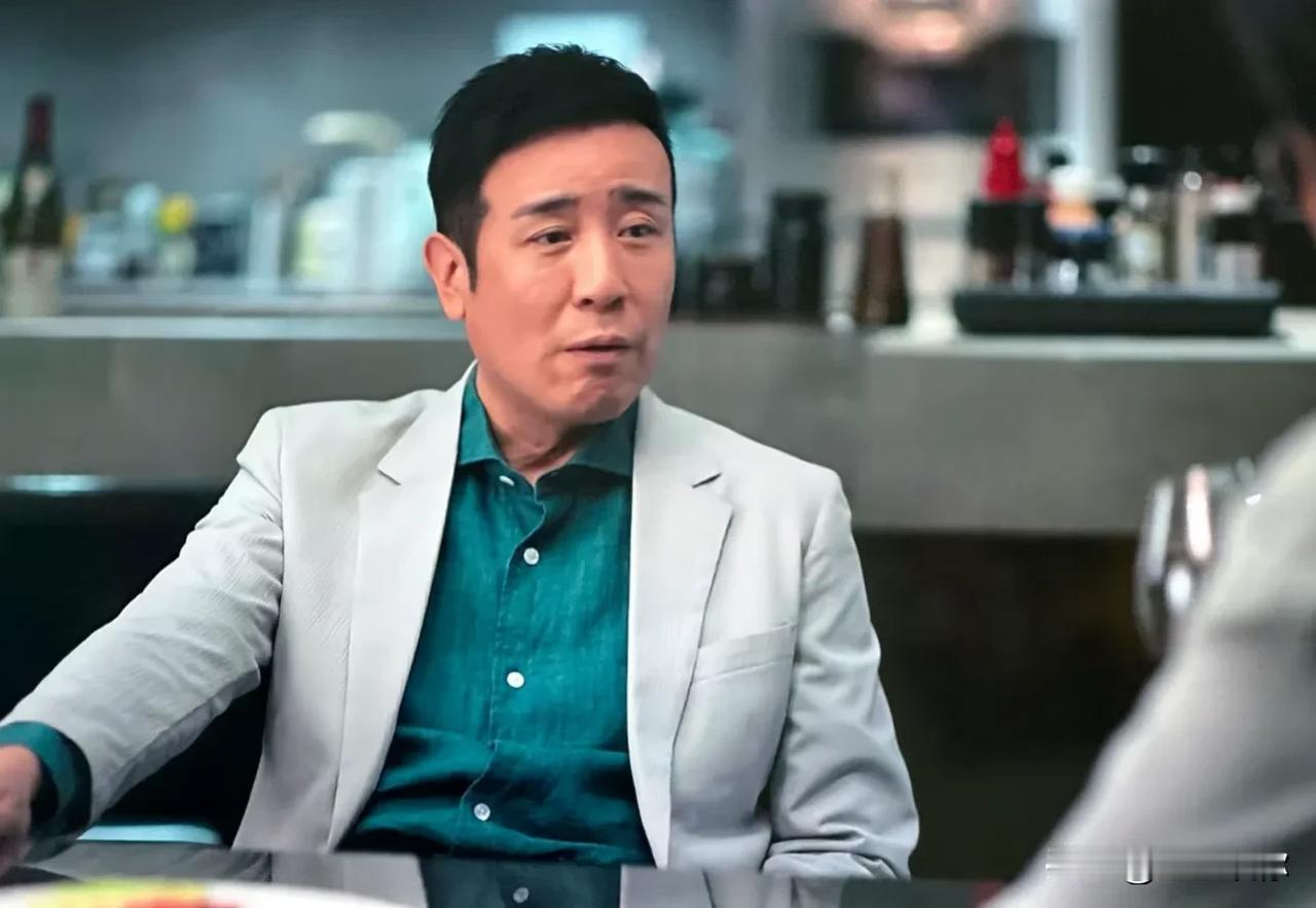 于和伟还是应该回归老本行：小偷小摸的科级干部。赵辉这个角色他演得很失败。

不知