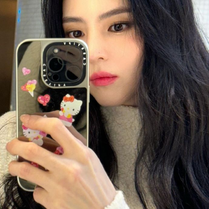 韩素希 美而自知的笨蛋美女，下辈子预定这张脸身上都有一种无所谓的美 ​，又帅又美