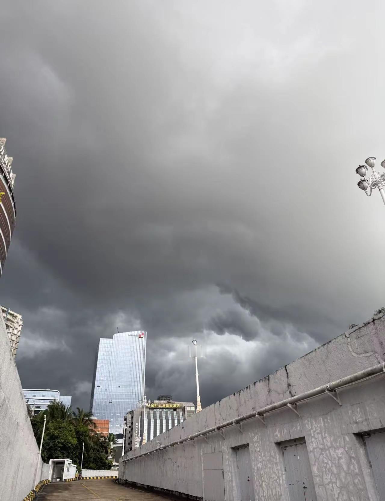 广东省 珠海市 口岸 6月15日 12:21分暴风雨来临前的压迫感
