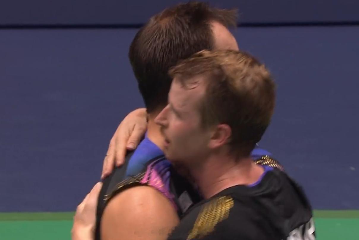 男双 1/4赛 吴世飞(3) 伊祖丁 14-21 21-17 23-25 阿斯特