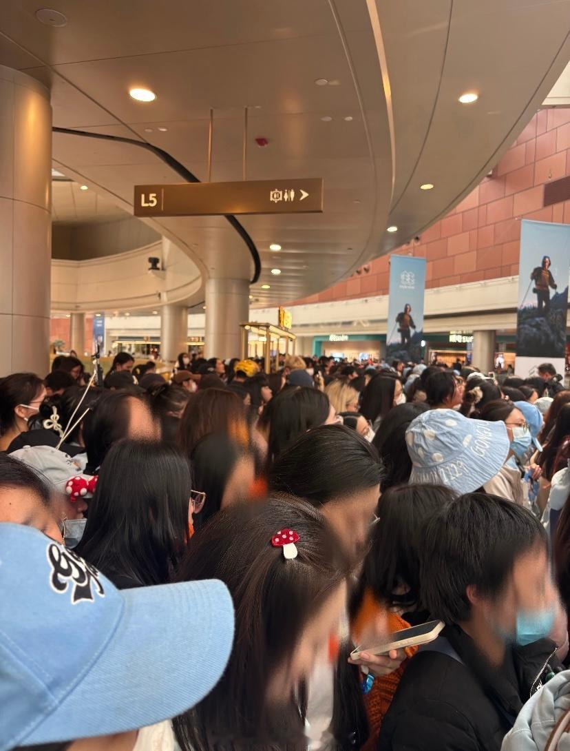 龚俊今天深圳线下活动状态好好哦！！！😍现场人气也好高龚俊深圳活动状态