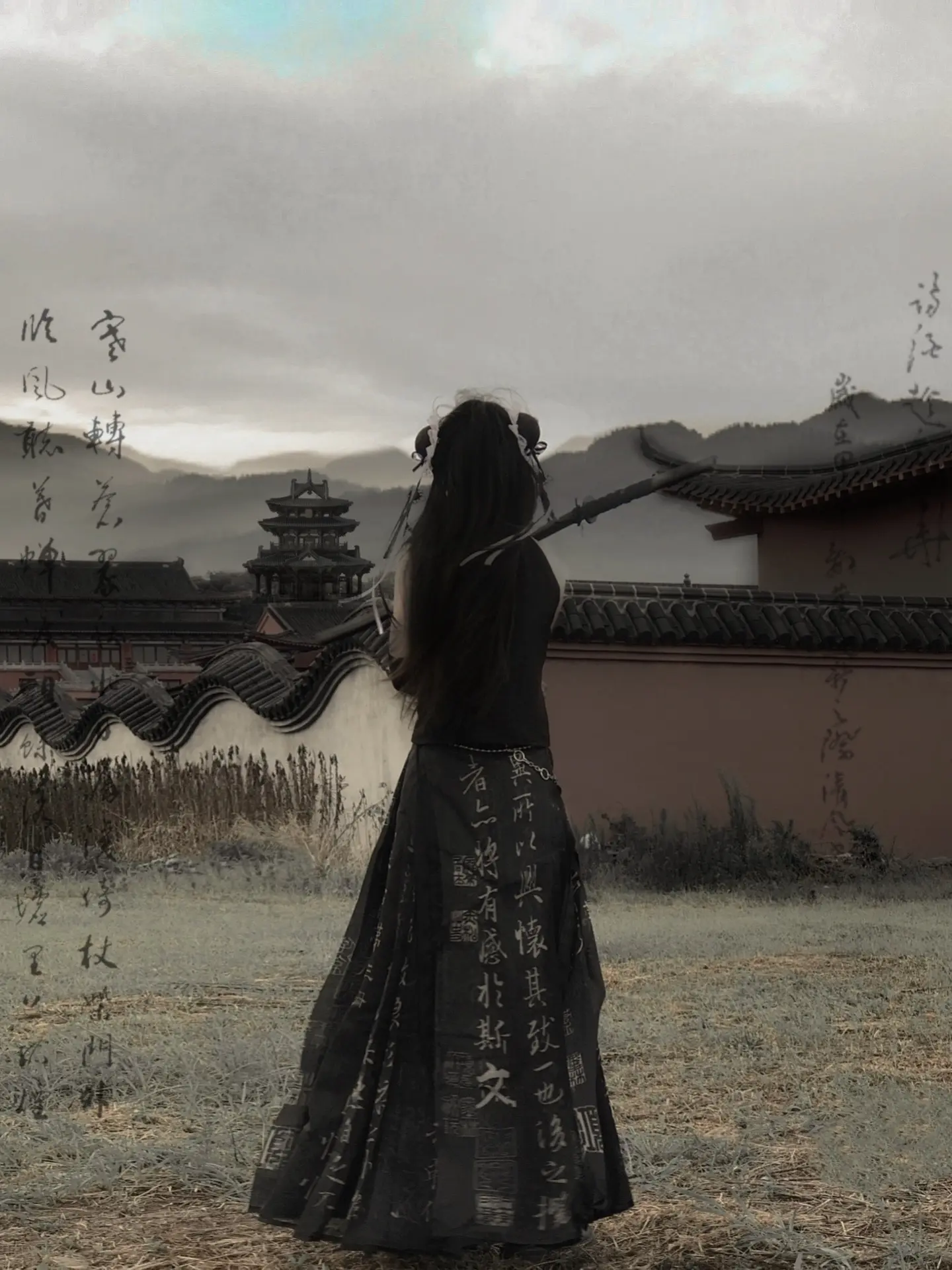 “满堂花醉三千客……”