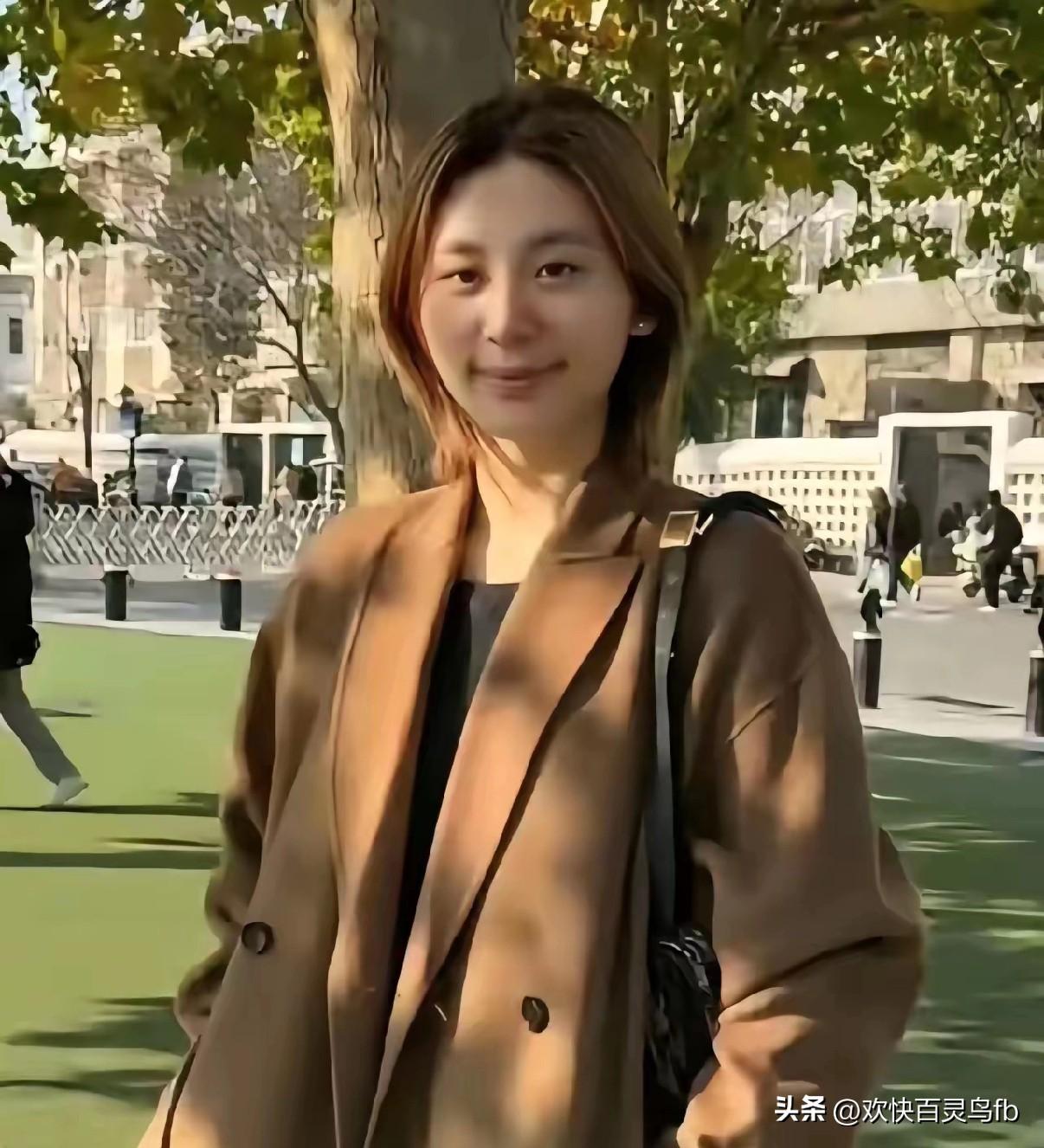 虽然球打的一般，
经常在关键时刻掉链子。
但实话说，衣品倒是“在线”，
觉得她是