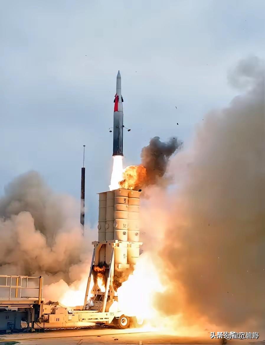 突发消息！伊朗说到做到，直接击沉一艘试图闯过霍尔木兹海峡的大型油轮。3月1日，伊