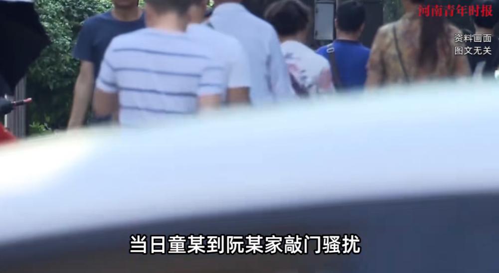 “大快人心！”7月27日，云南昆明，一男子因为不满女友提出了分手，竟偷偷撬锁潜入