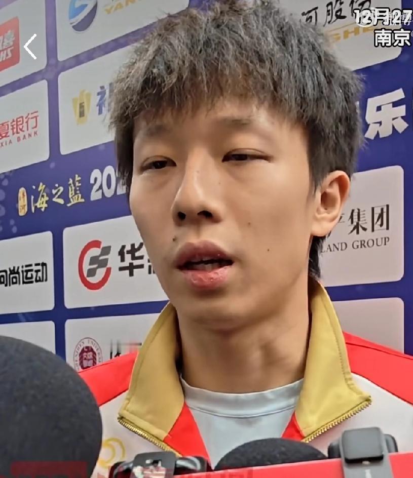 林高远输掉比赛后整个人看着有些憔悴了！肉眼可见他的嘴唇干干的，这一刻有点心疼高远