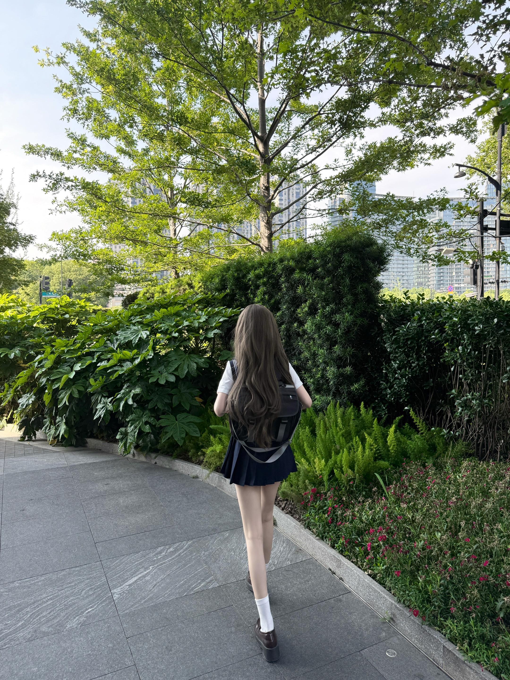 感觉到好炽热 刚好是你经过