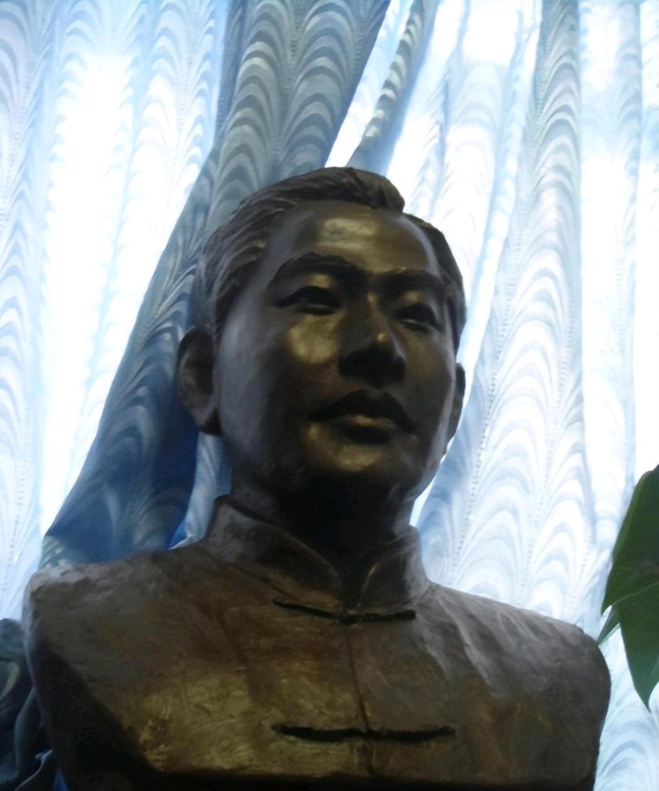 2008年，中央通知去台湾领中央通知去台湾领父亲骨灰，儿子坚定拒绝：他是叛徒
 