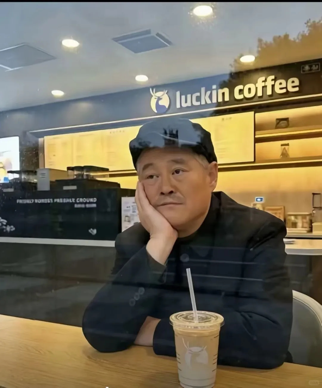 B站给未成年人新号推荐擦边视频 这事还真不只是B站。我同事平时基本不刷抖音，偶尔