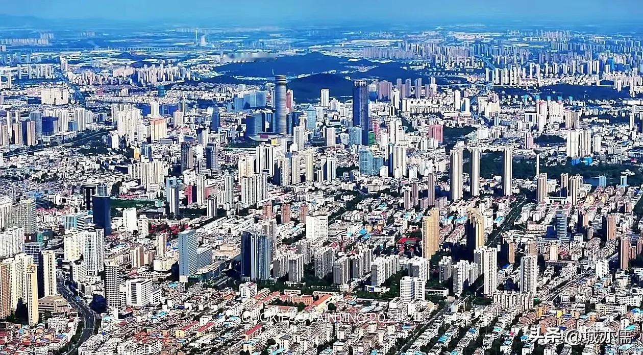 忽然发现最像济南的城市竟然是江苏徐州，你们看啊，山东城市虽然多，但鲁南、鲁西、鲁