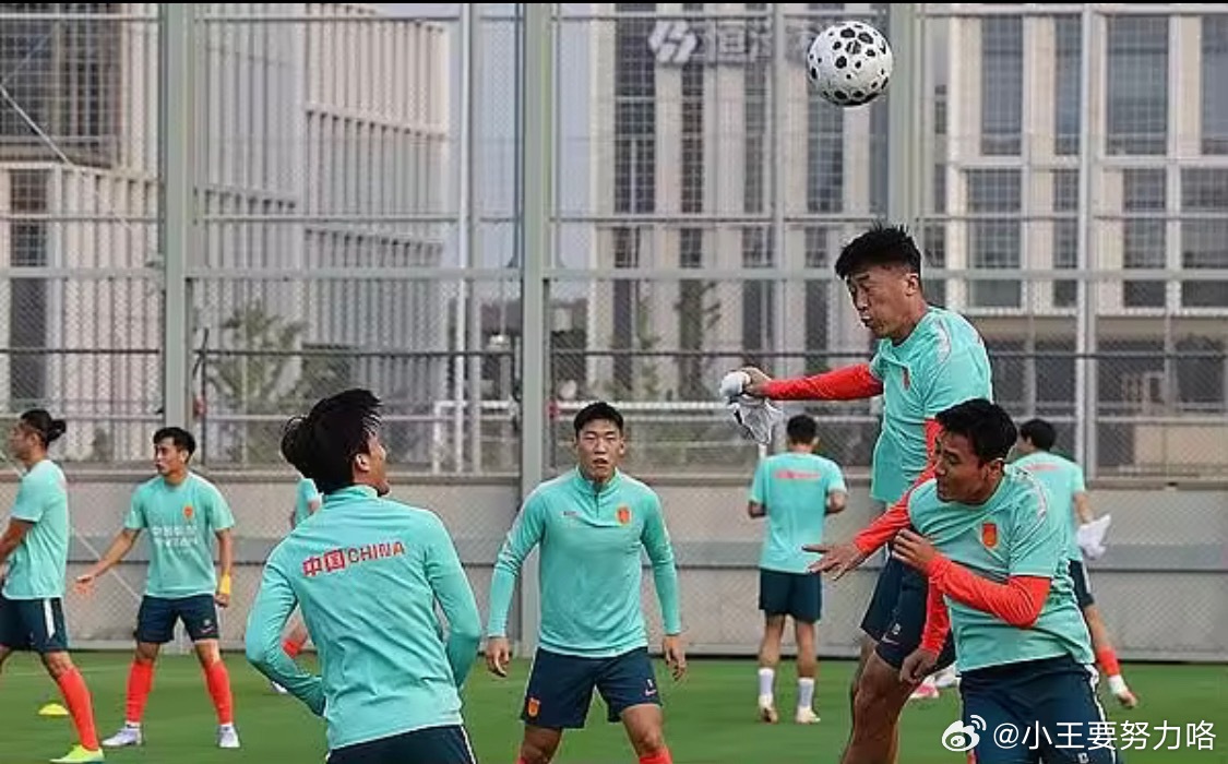 国足18次对阵新加坡：12胜4平2负，上次失利是 43年前6月5日今晚国际足球友