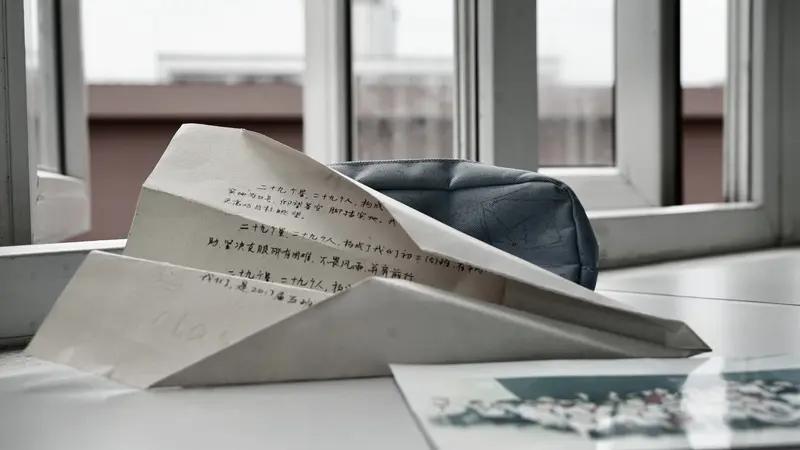 观念差异真的会让人不懂得正确的关心方式。就像现实里侵犯未成年人隐私权的事儿，有些