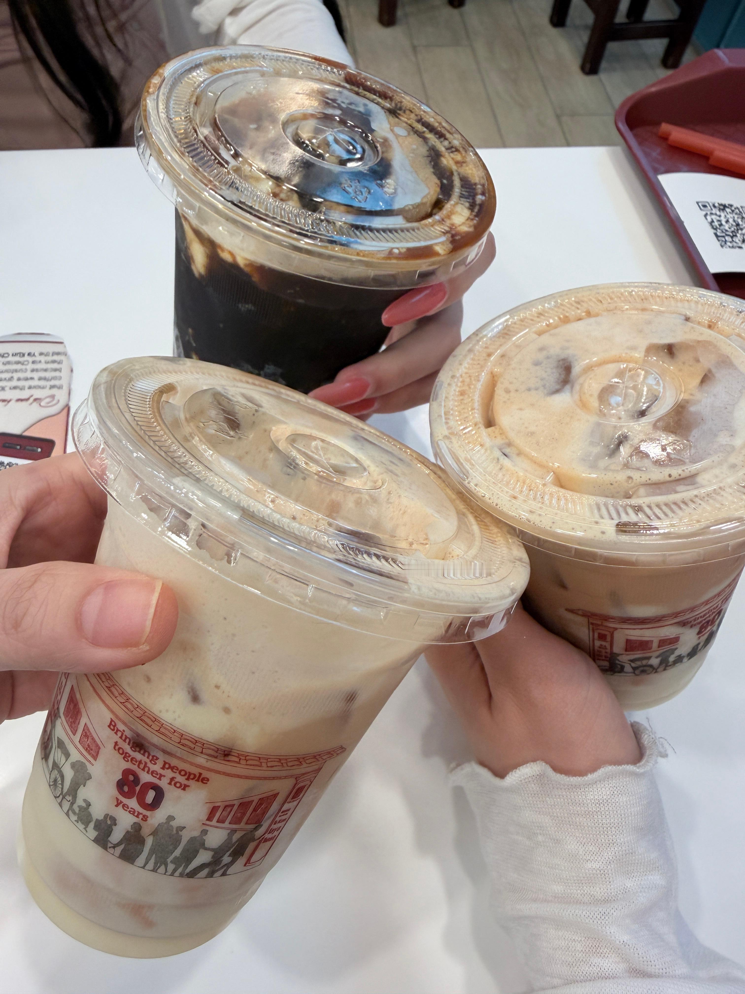 亚坤！！！这个早餐🍳连吃了两天！这个豆浆奶茶🥤封神！！还有吐司🍞！ 