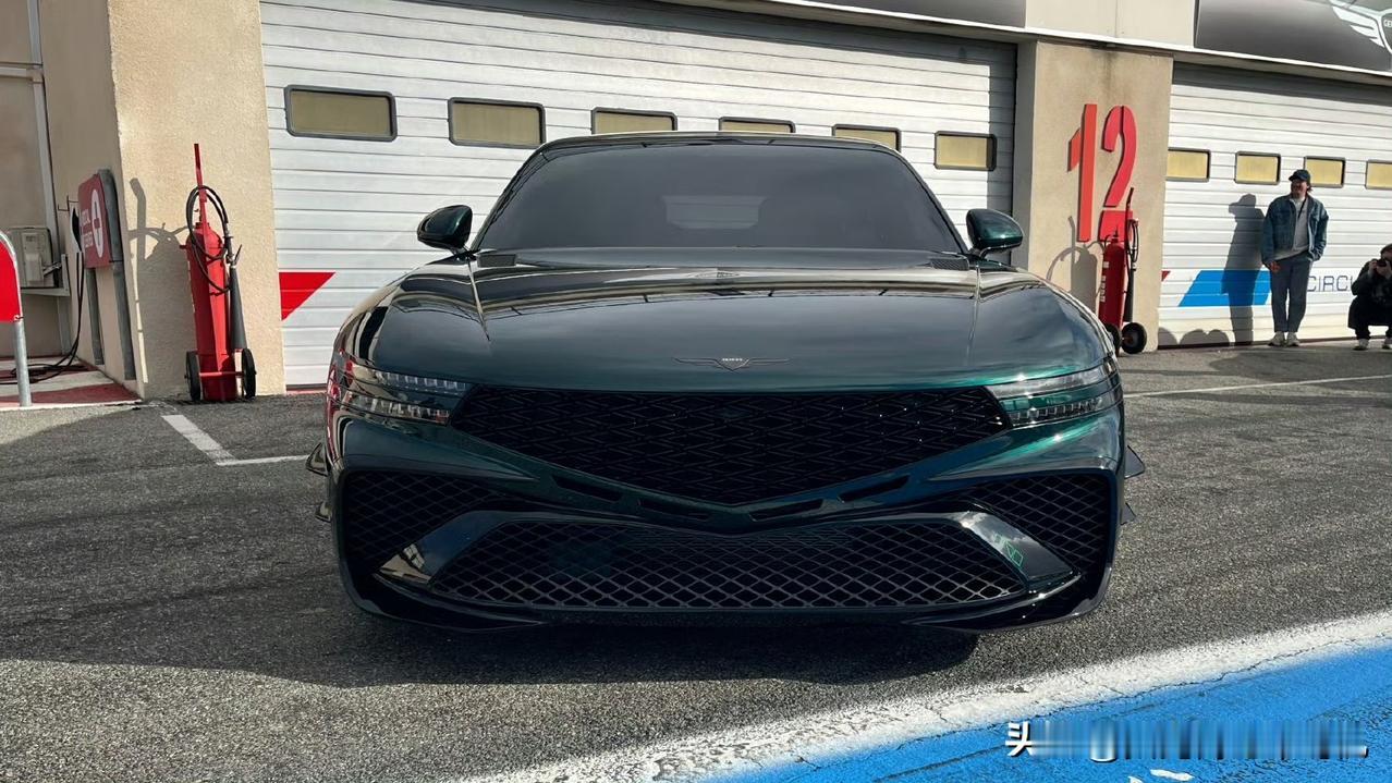 即使韩国品牌捷尼赛思在国内销量基本可以忽略不算，但其设计功力还是很厉害的。
Ge