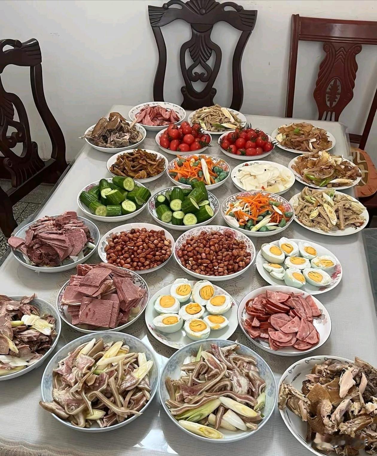 看这一桌菜，猜是哪里的？