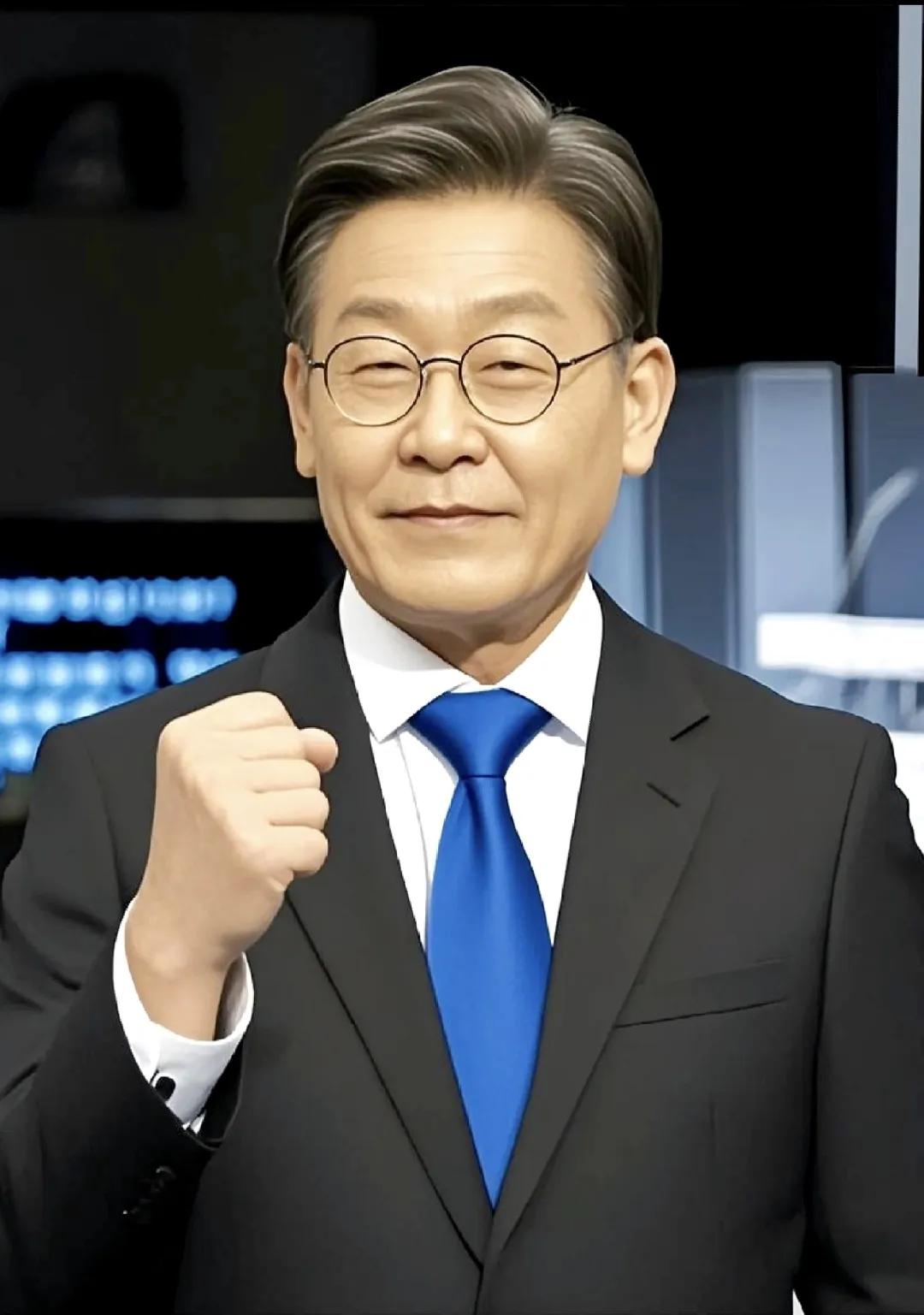 尹锡悦不是输在能力上，而是输在体力上！
尹在位让韩民多生孩子，自己只养了条狗！