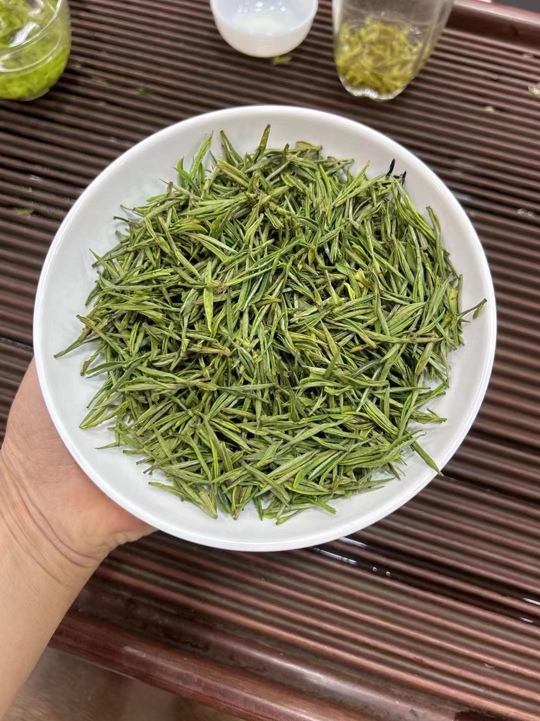 我都很多年不喝碳酸饮料了，并且含糖量的饮品都不喝，平时喝无糖的茶和白开水，省得以