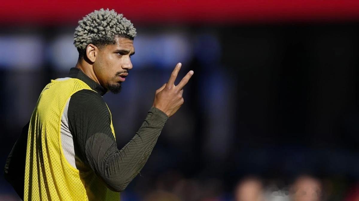 巴塞罗那目前只有两名中后卫可用，即西班牙🇪🇸中后卫库巴西和西班牙🇪🇸中后