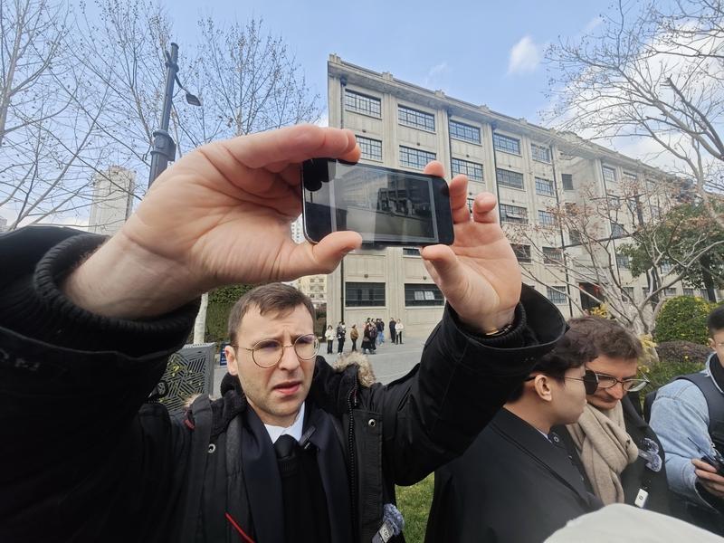 两个法国小伙太牛了！27岁的本杰明和26岁的洛伊克，相识超15年，为了这次旅行提