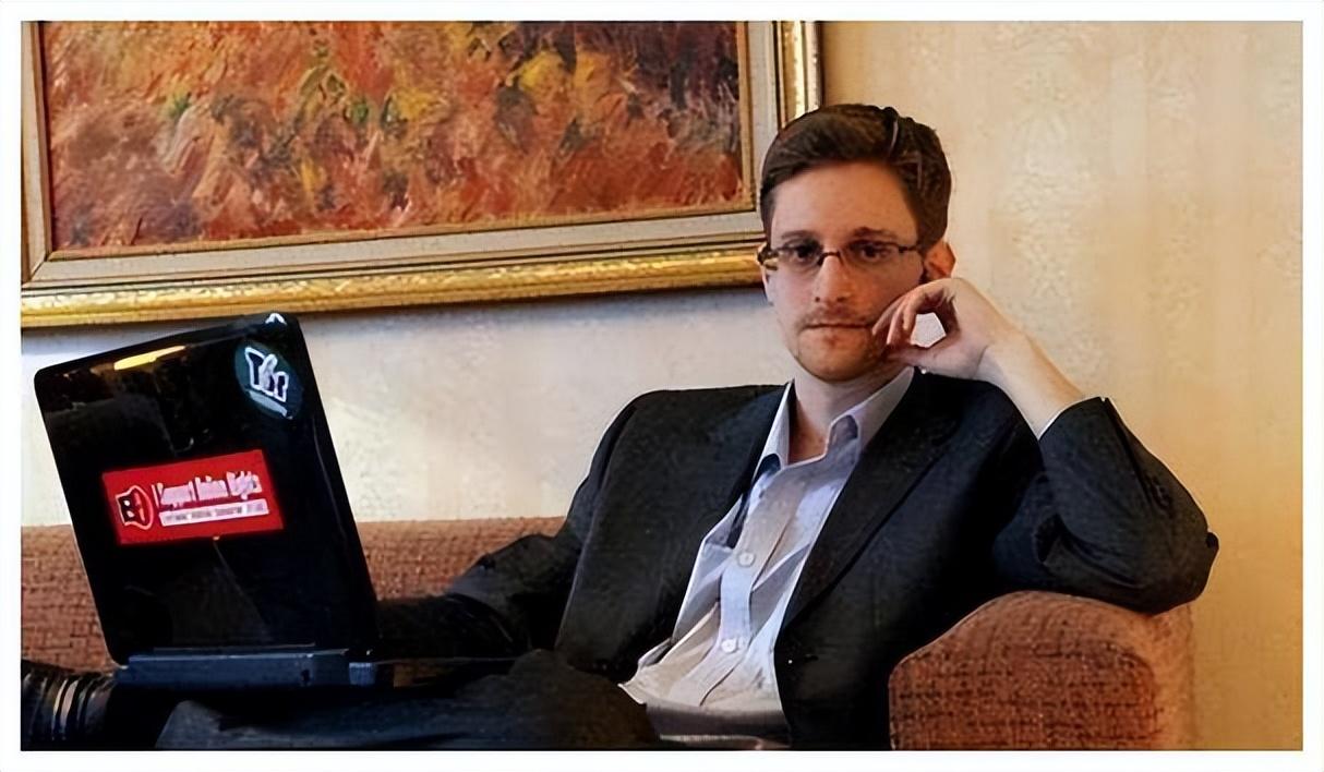 美国追了他12年没抓到，入籍俄罗斯的斯诺登，如今过得怎样？

麻烦看官老爷们右上