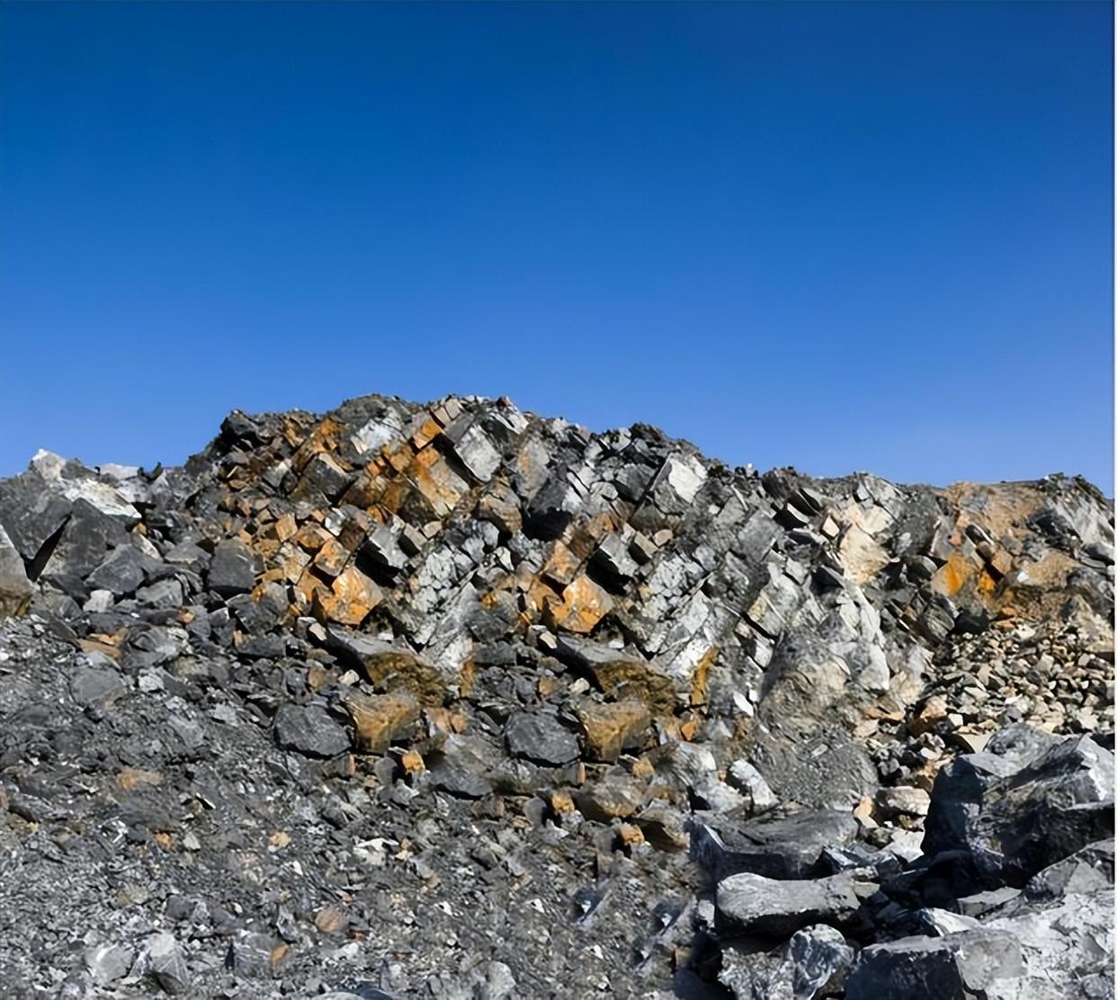 稀土成了中美关系里解不开的死结，中国如果不放开稀土出口，美国就可能随时推翻之前签