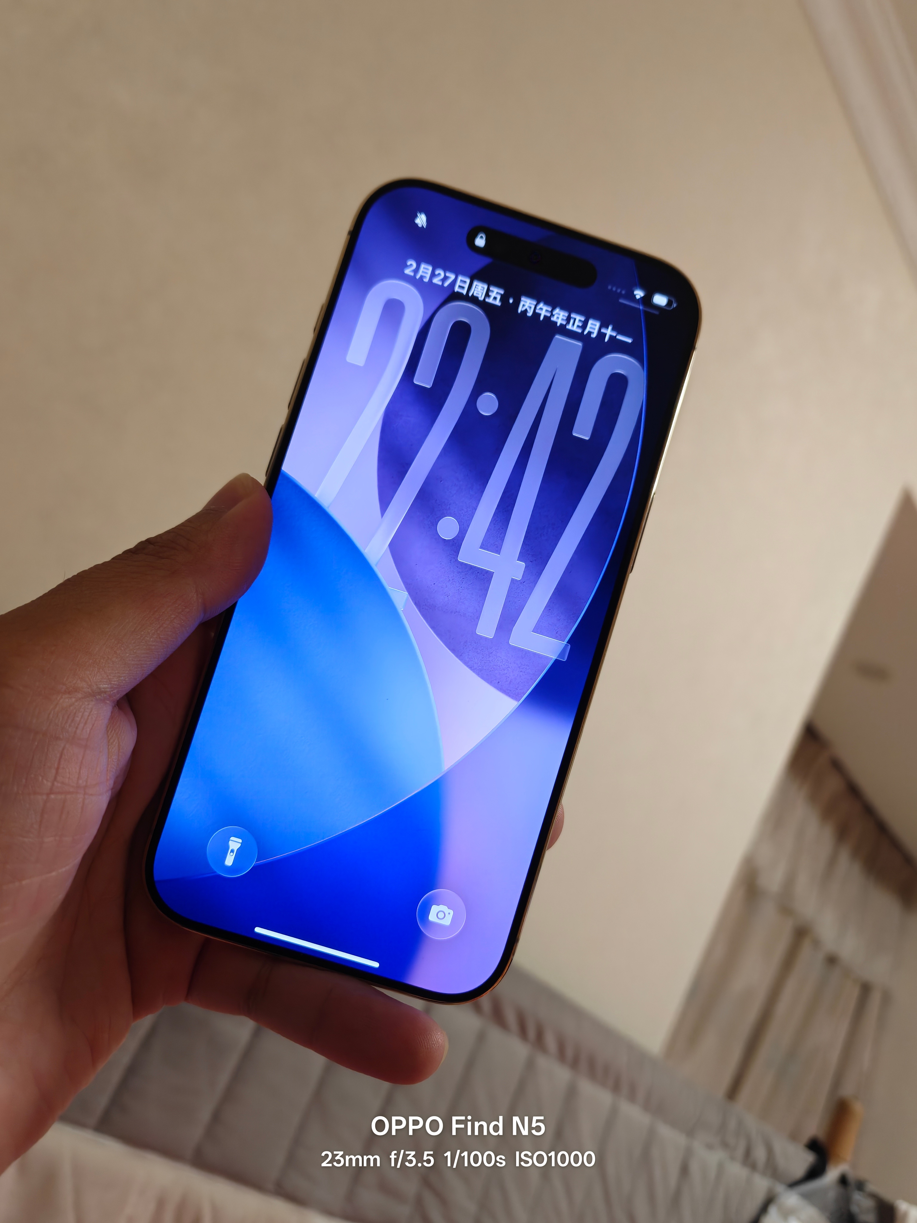 用上 iPhone  Air 了工业设计方面，“美”！真的太好看了但在 AI 能