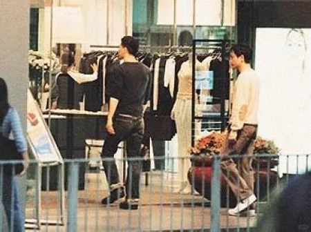 哥哥与唐先生只爱在酒店享受人生很少外出
