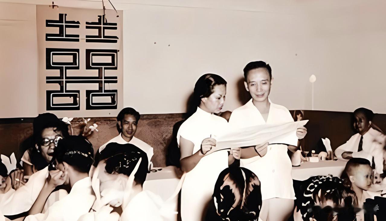 郭沫若是个书法大家，他的妻子于立群的书法也不弱！[赞]
于立群 （1916年-1